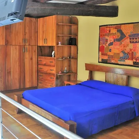 Monticelli Apartment *