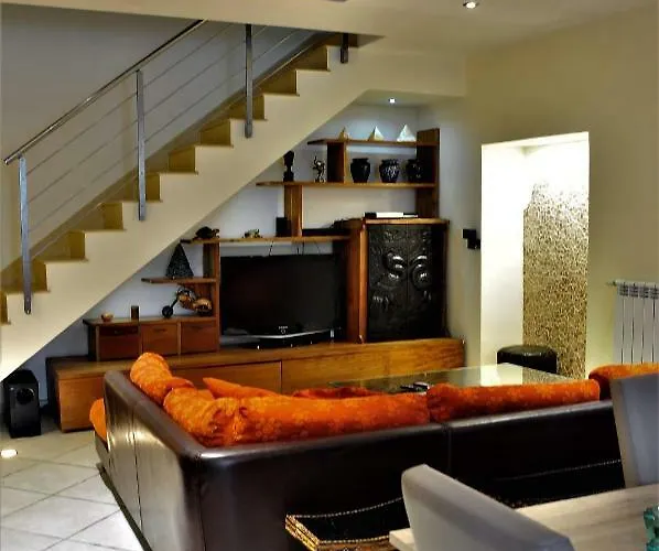 Monticelli نابولي